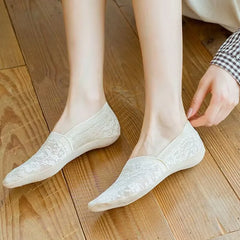 5 Pairs Lace Flower Women’s Invisible Ankle Socks – Cute Breathable Summer Socks Set